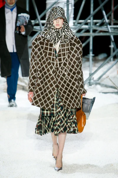 Look 57